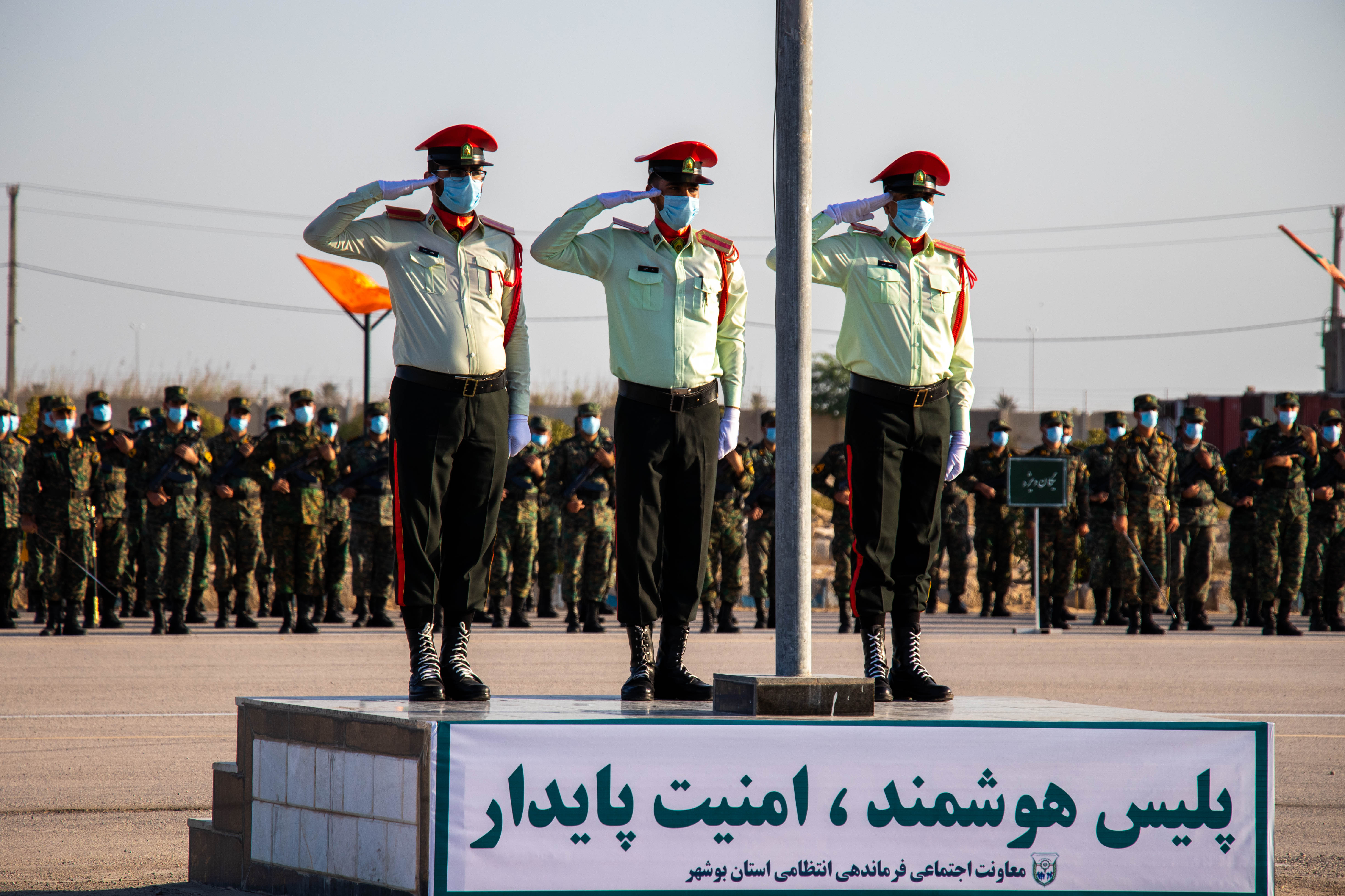 صبحگاه مشترک نیروهای انتظامی مستقر در استان بوشهر به مناسبت هفته نیروی انتظامی